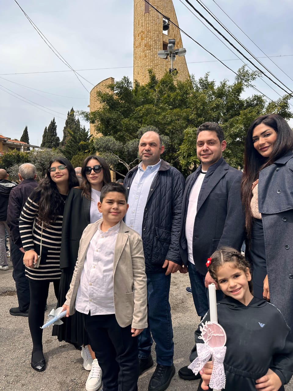 بالصور - زياحات الأطفال في الكنائس ورفع أغصان الزيتون بمناسبة الشعانين